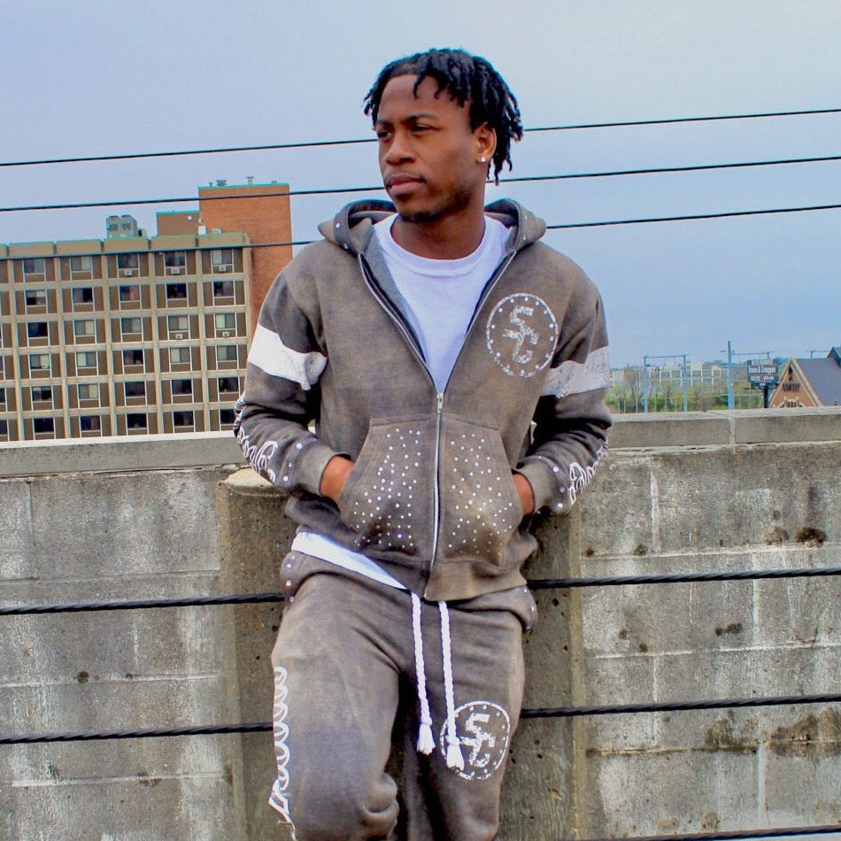 “V1” GREY SWEATS