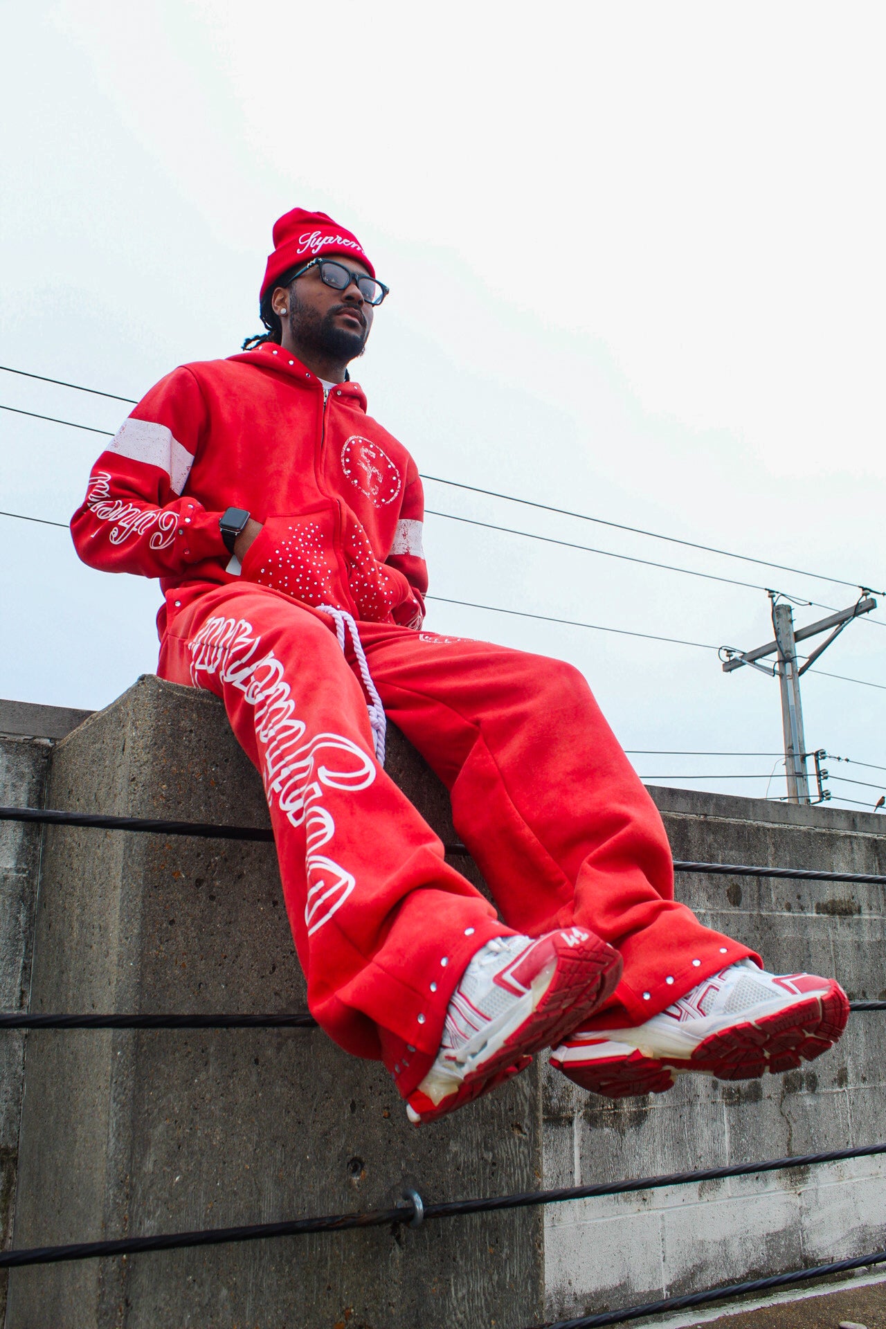 “V1” RED SWEATS